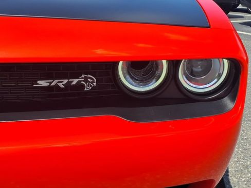 Used 2018 Dodge Challenger SRT Hellcat RWD image 19