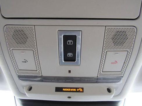 Used 2022 Jaguar E-PACE SE image 53