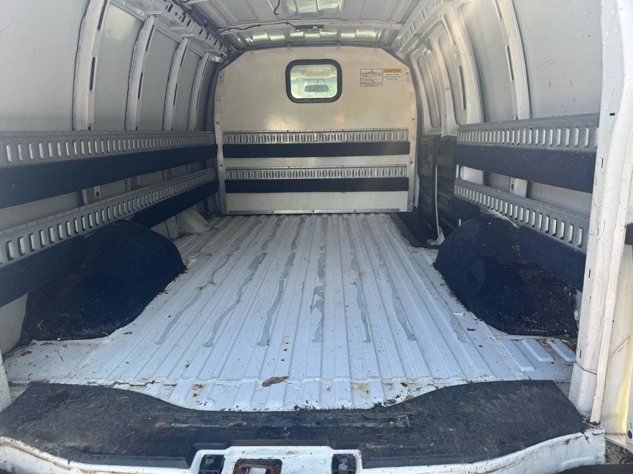 Used 2018 Chevrolet Express 2500 RWD image 15