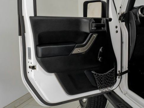 Used 2017 Jeep Wrangler Unlimited Sport AWD/4WD image 40