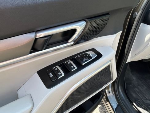 Used 2020 Kia Telluride S w/ S 8 Passenger Seating Package AWD/4WD image 12