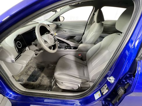 Used 2023 Hyundai Elantra SEL w/ Convenience Package image 21