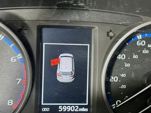 Used 2017 Toyota RAV4 XLE image 19