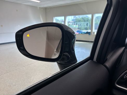 New 2026 Chrysler Voyager LX image 22