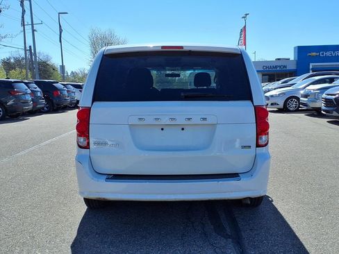Used 2016 Dodge Grand Caravan SE w/ Quick Order Package 29E SE FWD image 5