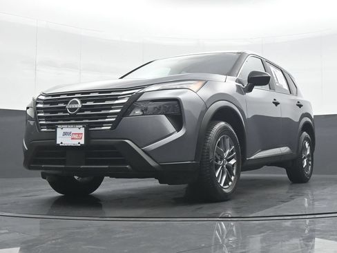 Used 2024 Nissan Rogue S AWD/4WD image 25