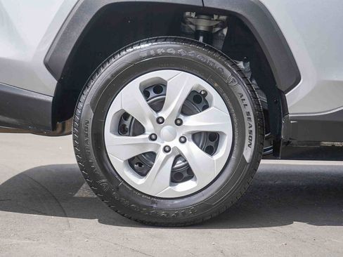 Used 2021 Toyota RAV4 LE w/ Carpet Mat Package (TMS) FWD image 11