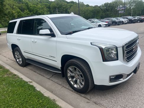 Used 2019 GMC Yukon SLE w/ SLE Value Package AWD/4WD image 3