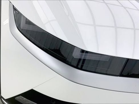 Used 2025 Hyundai Ioniq 5 SE image 15