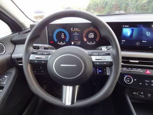 Used 2025 Hyundai Sonata SEL FWD image 11