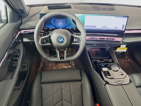 New 2026 BMW i5 eDrive40 w/ M Sport Package RWD image 24