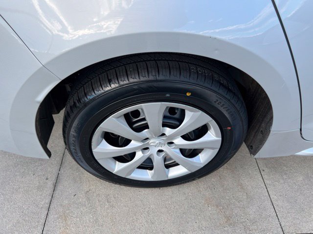 Used 2024 Toyota Corolla LE FWD image 12