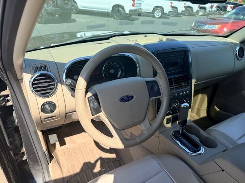 Used 2007 Ford Explorer XLT AWD/4WD image 17