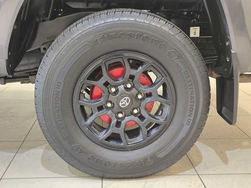 Used 2020 Toyota Tacoma SR5 AWD/4WD image 8