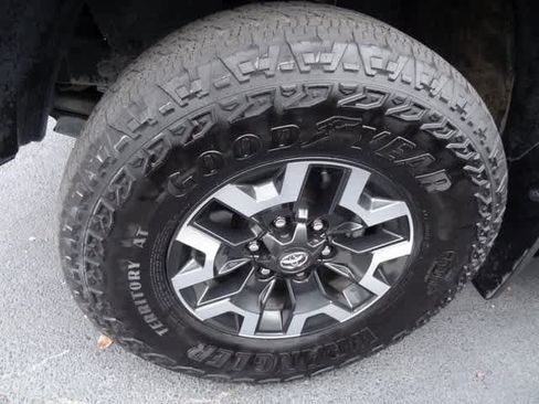 Used 2023 Toyota Tacoma TRD Off-Road image 14
