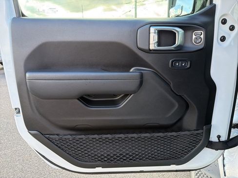 Used 2022 Jeep Wrangler Unlimited Sport w/ Sun And Sound Package image 28