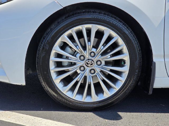 Used 2021 Toyota Avalon Limited FWD image 32