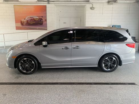 Used 2024 Honda Odyssey Elite image 5