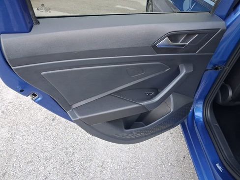 Used 2023 Volkswagen Jetta SE w/ Panoramic Sunroof Package FWD image 11
