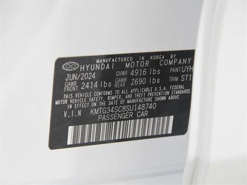 Certified 2025 Genesis G70 2.5T w/ Sport Prestige Package image 22