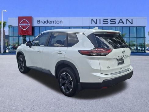 Certified 2025 Nissan Rogue SV FWD image 7