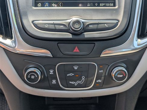 Used 2019 Chevrolet Equinox LS FWD image 24