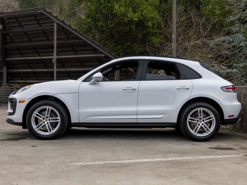 New 2026 Porsche Macan AWD/4WD image 2
