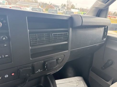 Used 2018 Chevrolet Express 3500 Work Van w/ Driver Convenience Package image 24