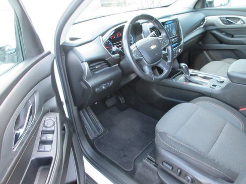 Used 2018 Chevrolet Traverse LT FWD image 13