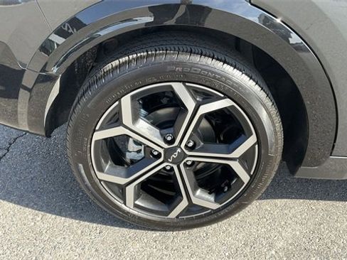 Used 2024 Kia Niro EX Touring image 17