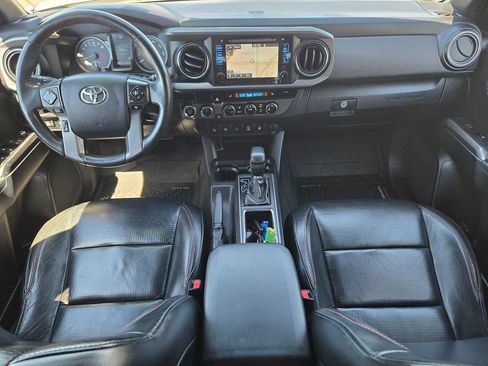 Used 2017 Toyota Tacoma TRD Pro AWD/4WD image 9