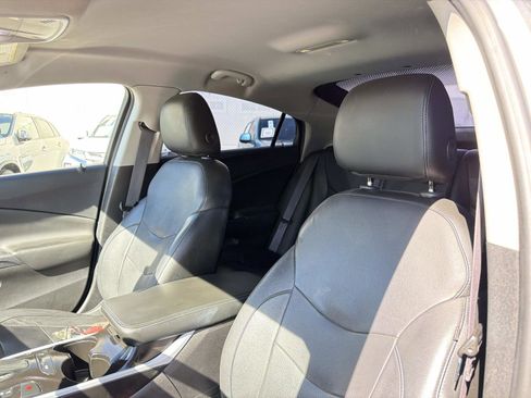 Used 2017 Chevrolet Volt LT w/ Comfort Package image 14