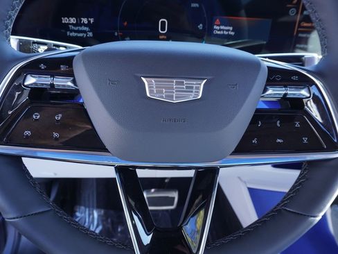 New 2026 Cadillac Optiq Luxury 1 image 18