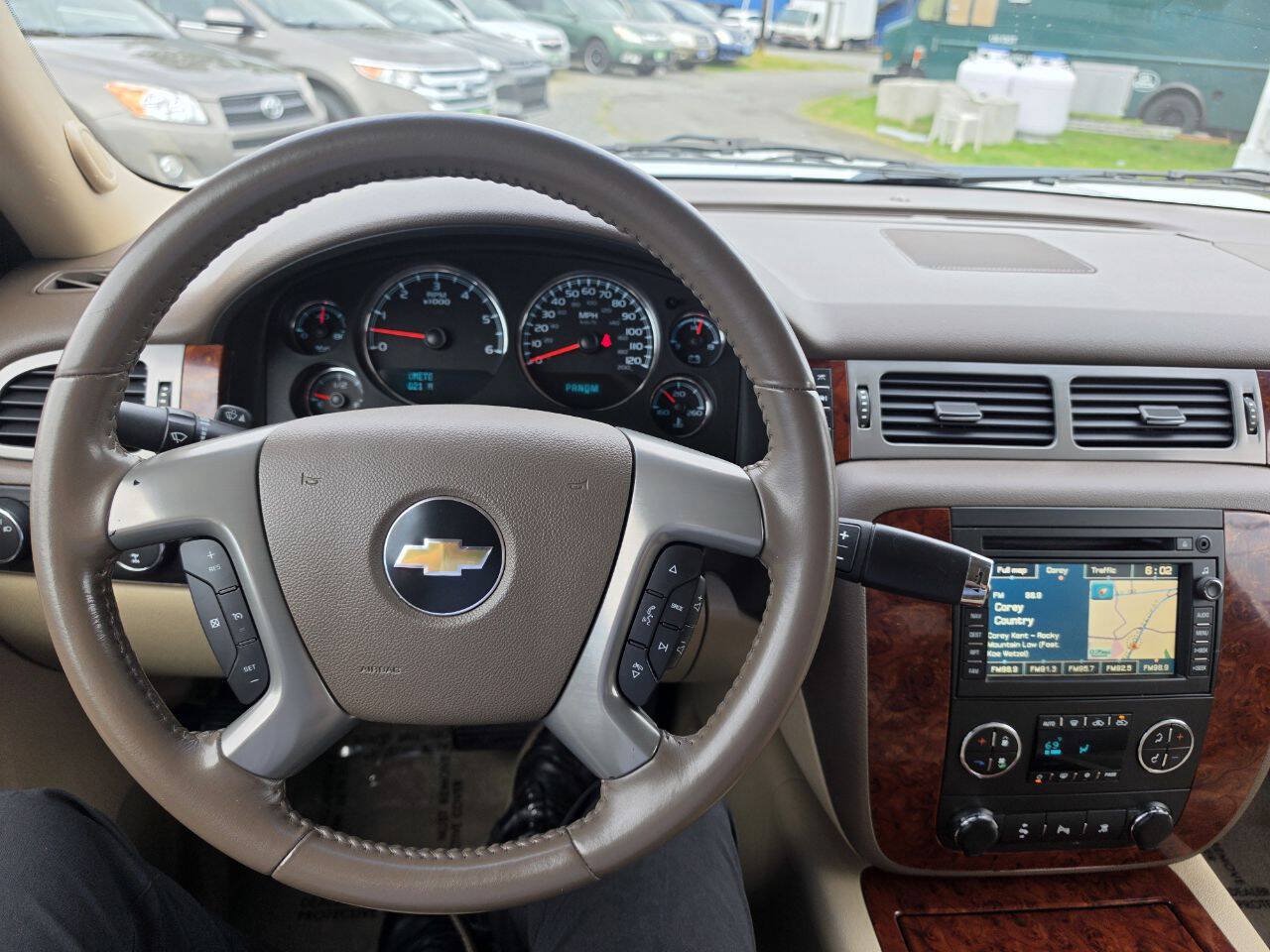 Used 2011 Chevrolet Avalanche LTZ AWD/4WD image 17