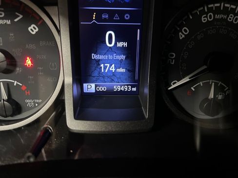 Used 2020 Toyota Tacoma TRD Off-Road AWD/4WD image 20