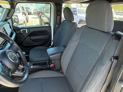 Used 2025 Jeep Wrangler Sport image 16