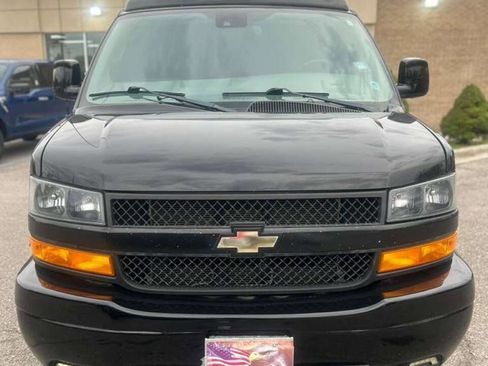 Used 2019 Chevrolet Express 2500 Extended w/ Enhanced Convenience Package RWD image 2