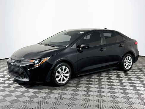 Used 2020 Toyota Corolla LE FWD image 4