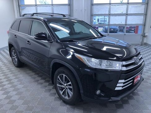 Used 2019 Toyota Highlander XLE image 35
