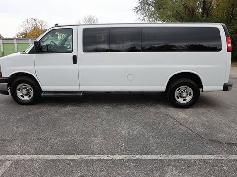 Used 2019 Chevrolet Express 3500 LT w/ LT Preferred Equipment Group image 8