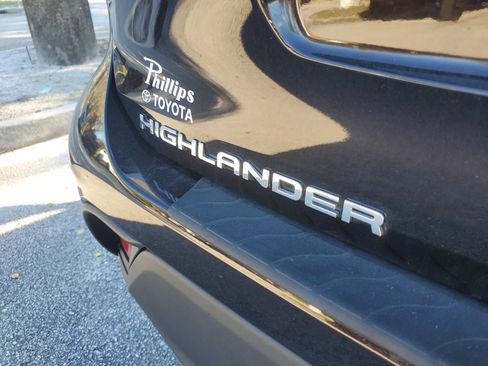 Used 2020 Toyota Highlander XLE image 5