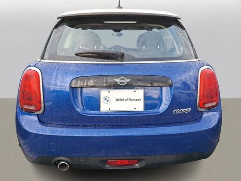 Used 2021 MINI Cooper 2-Door Hardtop w/ Storage Package image 5