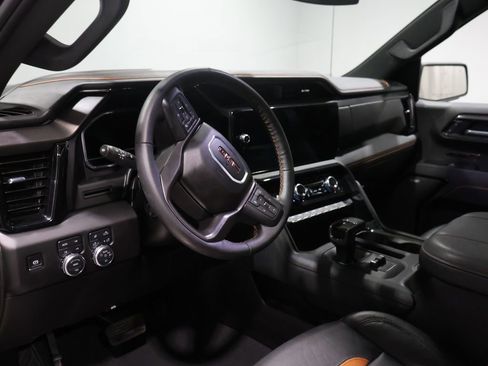 Used 2025 GMC Sierra 1500 AT4 w/ AT4 Preferred Package image 19