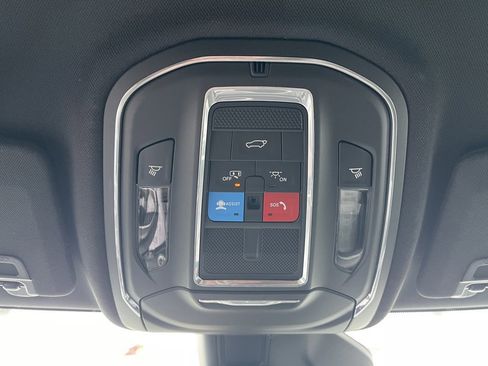 Used 2024 Jeep Grand Cherokee L Laredo image 28