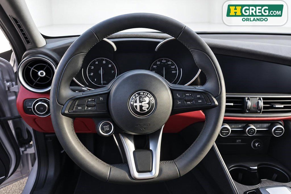 Used 2020 Alfa Romeo Giulia Ti AWD/4WD image 14