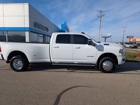 Used 2024 RAM 3500 Big Horn w/ Sport Appearance Package image 3