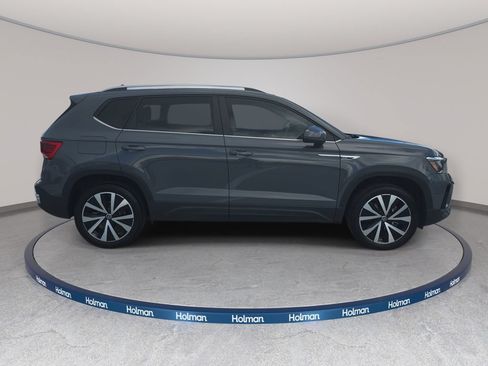 Used 2023 Volkswagen Taos SE FWD image 5