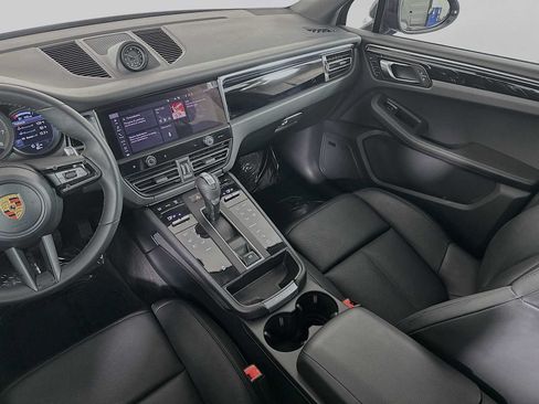 Certified 2026 Porsche Macan AWD/4WD image 25
