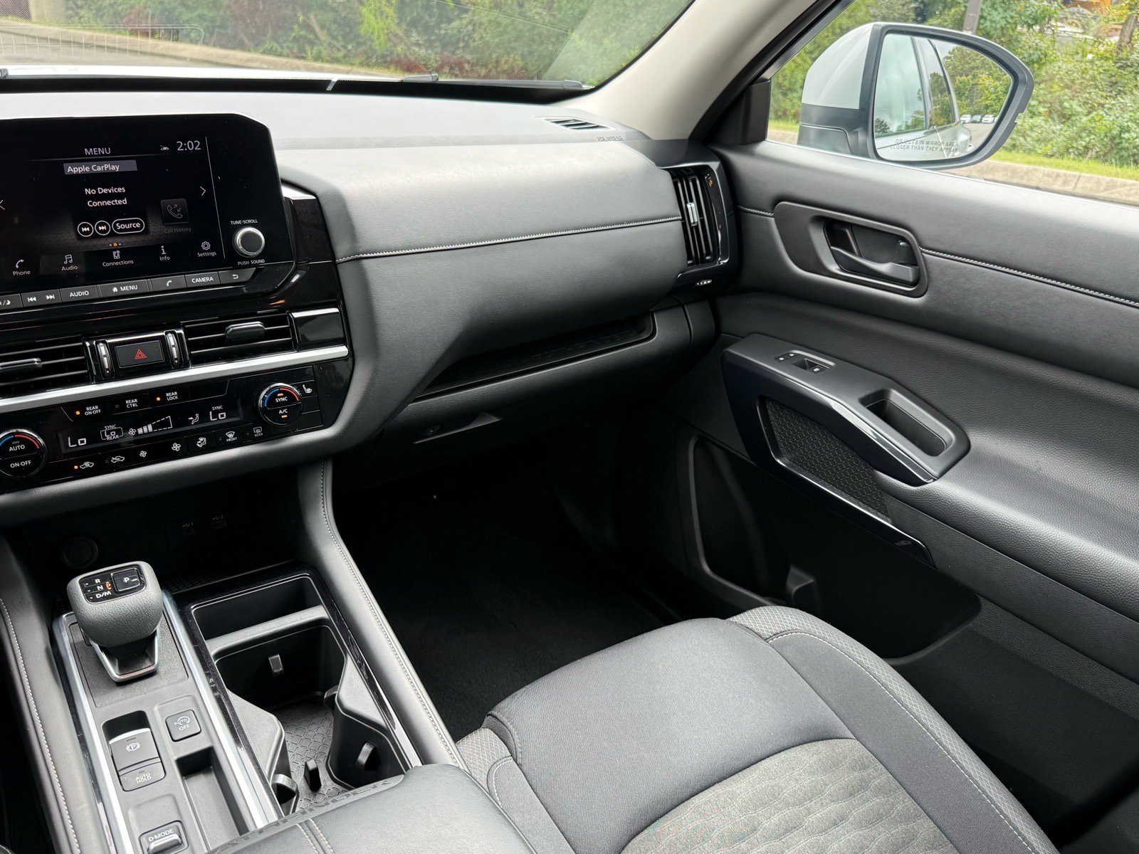 Used 2024 Nissan Pathfinder SV w/ Black Appearance Package FWD image 9