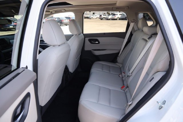 Used 2023 Nissan Rogue SL w/ SL Premium Package FWD image 12